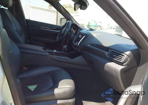 2018 Maserati Levante z USA, uszkodzony, nr VIN ZN661XUA8JX297366